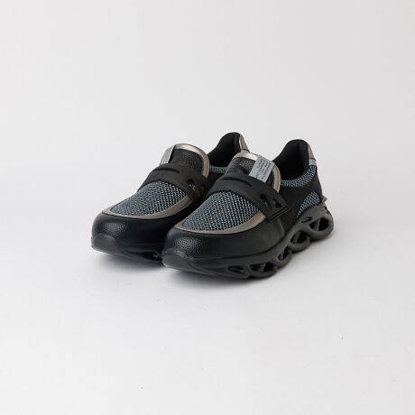 [^ԁF52522106002]yfUCz[t@[̃tH[}ȃtFCXƃXj[J[̌yZnCubhȈꑫBAbp[ɂ̓bVfނiCA瓙Rr~NX`[Bfނdɂd˂邱ƂŁAgh̋̕ɂaȂ}b`܂B{[fUCłAБ300gƌyė₷̂|CgByfށziCÅ̂郁bVAC[W[PAȍvA^bN̂锽ˑfނgpBEfUCi[Rg            YV[Ỹgh̃[t@[Xj[J[𐧍B       s̃hXR[hĕҏWAIȃ}eAƃGWjAOŁANVbNƃebNzB       ̐EςOʂɏoABLACK ƂJ[WJāB      ˁE߁Ëّfރ~NX`[Ō̑ɈaȂnނA߂ÂƁh HƓIah オB   [XAbvXj[J[iԁF52522106001   TCYɂāEʓIȃXj[J[ƔrĂ悻0.5cm`1cm傫Ă܂BEx.i27.0cm𗚂ẮASIZEF42(26.0cm)xƂlBE^Al͂܂̂ŁA܂łQlxɂl܂B