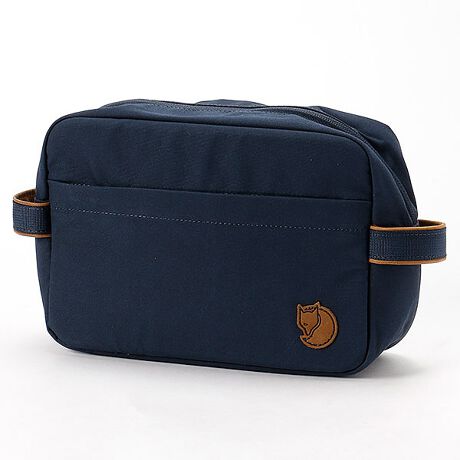 tF[[xTravel Toiletry Bag  (FJALLRAVEN/tF[[x)stbNŊ|^Cv̗sp|[`tsLvɂ߂̃|[`Bt̃tbNŁA{̂ɒgꂽ܂܂邷Ƃł܂BgxpbNi25514j̏㕔ɂ҂[łTCYɂȂĂ܂BtF[[xIWiG-1000 fނōĂAvŒBSƘẽnhɊvgĂčfUCłBpbh̖{́{݂̂艺tbNt{̂ɃWbp[t̃|PbgƓɃ|Pbg肱̏i50Nȏ㈤ĂtF[[x`G1000fށu|GXe65%Ɩ35%̐nvłBʔG1000fސpGreenlandWaxuXƃptB̉bNXv𐶒nɊܐZ鎖ŁAϋvEՐEhEhEEKLAbNXhzƐn̖ڂl܂AႷhł܂B܂G1000ńAłƌI[XgAUVeXgŁu50+v擾ĂAOubN܂B[^:25513]