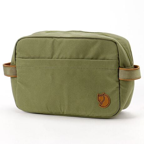 tF[[xTravel Toiletry Bag  (FJALLRAVEN/tF[[x)stbNŊ|^Cv̗sp|[`tsLvɂ߂̃|[`Bt̃tbNŁA{̂ɒgꂽ܂܂邷Ƃł܂BgxpbNi25514j̏㕔ɂ҂[łTCYɂȂĂ܂BtF[[xIWiG-1000 fނōĂAvŒBSƘẽnhɊvgĂčfUCłBpbh̖{́{݂̂艺tbNt{̂ɃWbp[t̃|PbgƓɃ|Pbg肱̏i50Nȏ㈤ĂtF[[x`G1000fށu|GXe65%Ɩ35%̐nvłBʔG1000fސpGreenlandWaxuXƃptB̉bNXv𐶒nɊܐZ鎖ŁAϋvEՐEhEhEEKLAbNXhzƐn̖ڂl܂AႷhł܂B܂G1000ńAłƌI[XgAUVeXgŁu50+v擾ĂAOubN܂B[^:25513]