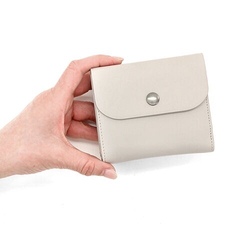 [^:MHLW5FS1]ۂ݂̂邩ԂfUCɁAVvȃzbNł񂾃fUC̃EHbgV[YłBMH炵NVbNȈۂɎdグ܂B