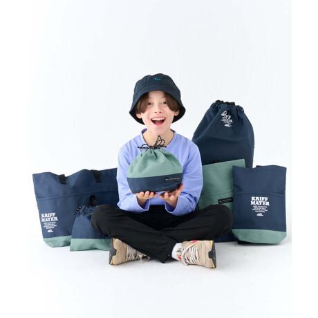 [^:J2436700]sKRIFF MAYER 2025tVuXN[obN6_ZbgvtVVwɎg₷[6_ZbgłBg[gobO1/V[YobO2/ibvTbN1/В2}ȉJłʂĂւAH⋍ڂĂvȝ̗DꂽfނgpĂ肨ȒPINtC[炵ȔzFfUCBjZbNXŎgJ[WJłBg[gobNEA4t@C⋳ȏE}`肨Ȃǂ݂̌镨OKEnJ`Ȃǂ̏O|PbgtEɈ|[vtĂ̂ŊwZɂĂȂV[YobNE傫JďoX[YE26cm̑傫߃TCY̏㗚[\EO|PbgtibvTbNEwZɂƂɈȂ|[vtȆTCYВijE}`tłٓۂTCYВicjERbv⎕uVȂǏ̎[ɕ֗ȃTCY------------------------------------------@\FPA@F􂢉\------------------------------------------KRIFF MAYER(NtC[){̎RC[W`FƁAVvŗVѐSfUCŁA^ꂵɂϋv̂鍂iȕAYEfB[XELbYAɃhbOEFA܂ŕLWJBƑ݂Ȃ̖ɉƊy͂܂B