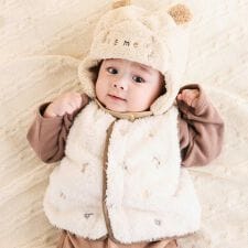 スラップスリップ ベビー(SLAP SLIP BABY)の【お揃い】総柄刺しゅうもこもこボアリバーシブルベストベビー(70~80cm)