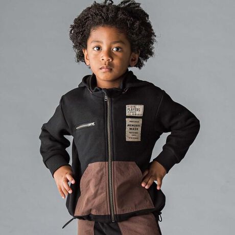 [^ԁF1345-78020]-25AW-ȂAt@[̂悤ȂʂʂNуp[J[BfUChXgdl̃VGbgŁAN炵ghvX1Bɂ̓Sl[2ׂĔzuA肰ȂANZgĂ܂B|Pbgɂ͔zFiCAgX|[cv킹NVbNȕ͋CɎdグ܂BJ[̓ubNƖۃO[2FWJŁAǂ킹₷A~̃R[fBl[gɉf闎ۂłBsIȒj̎q̃fC[ɂAƑsEC^[X|[c̃V[ɂ҂Bf/@\ӂӂŏ_炩ȃGXeNёfނgpAG߂łݍނ悤Ȓg܂B|GXeƖȂoX悭zńA₷Əv˔AʉOVт܂ŃANeBuɊB̐ɂ^ꂵɂAFыʂɂȂɂ̂|CgłB̃hXgdlŃVGbgłقAt[h͎O\Ȃ̂ŃV[ɍ킹Ďg܂B~̂oX|[cϐÃIVƂĂAj̎qɂ߂̃p[J[łB߃R[f1349-78114FNуpcO|PbgA|PbgtłB25H~ACeWINTER SPORTS -EC^[X|[c-XL[AXm{[Ȃǂ̃EC^[X|[ce[}̃RNVB܂܂ghpĂggX|[ch̗vf؂ւJ[OŎĂǂVX^COāBHAPPY MEMORIES -yvo-gLɎc悤Ȋyvoʐ^ɎB肽߂đ؂ɋL^Ăhe[}̃RNVBełꂼj̎qyƊV[\AgŃNVbNȃ[h͓IȂǂVX^CāBy WASKiXNjzWEEAGEDSAUCYKIDuX͏ӋCȎqłEEEvRŗVѐSڂȒj̎qփAJeCXgx[Xɂ̎X̃ghقȂvfvXGbW̌JWAX^CLbYEFAŕ\