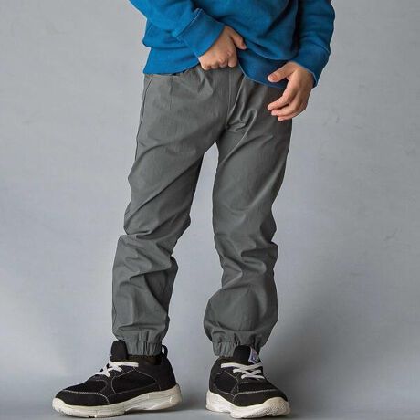 [^ԁF1349-78091]-25AW-ɑËȂIVѐɃtBbgpcBfUC~炵gX|[c͋̕CꂽAj̎qpWK[pcłBEGXgɂ͏̃EFrOxgvXAЂƕȉO|PbgRC[Wl[ȂǗVѐSfUC|CgBlCr[̓N[œsIɁA_[NO[͌y₩ŃJWAɎdオAǂʉEʊwɃsb^Bf/@\Rbg~iC̃Xgb`bV[fނgpAyďvœ₷dlBXgb`̂őWv肵ĂKŁACȃLbYɍœKłB̓udlŗ₽hAƂVGbgBʊwpcEfC[pcƂĂ􂵁A~̌VтEC^[X|[cX^CɂtBbg܂BE|PbgtłB25H~ACeWINTER SPORTS -EC^[X|[c-XL[AXm{[Ȃǂ̃EC^[X|[ce[}̃RNVB܂܂ghpĂggX|[ch̗vf؂ւJ[OŎĂǂVX^COāBHAPPY MEMORIES -yvo-gLɎc悤Ȋyvoʐ^ɎB肽߂đ؂ɋL^Ăhe[}̃RNVBełꂼj̎qyƊV[\AgŃNVbNȃ[h͓IȂǂVX^CāBy WASKiXNjzWEEAGEDSAUCYKIDuX͏ӋCȎqłEEEvRŗVѐSڂȒj̎qփAJeCXgx[Xɂ̎X̃ghقȂvfvXGbW̌JWAX^CLbYEFAŕ\