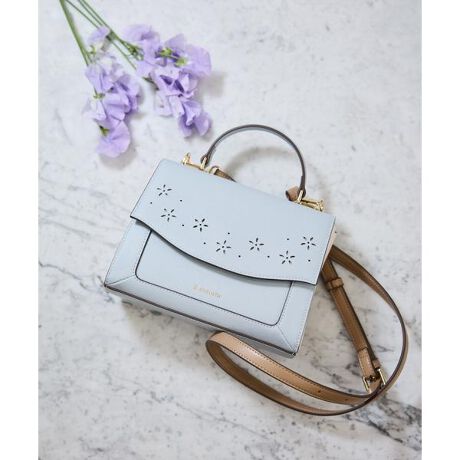 [^ԁF00482510140271]& chouetteiAhVGbgj̃t[fUCtbvobOVvȃtbvobOɉԂ̃p`OfUCꂽiȃobOoI@\EV_[obOłƉ܂ʂłg悤ɃnhAprɍ킹2WAYŎgp\IEt@Xi[߂Ԃłg邠|Pbgwʂ1AX}[gtHȂǂɎoו̎[ɕ֗IE}OlbgȂ̂ŕЎ蓮삪DGobOłETCh̃{^OƎo傫LA500ml̃ybg{gijⒷzĂ܂BEKobƑ傫ĴŁA₷g蔲Qł􁥃X^CEuEJ[ŉĂ̂ŊÂȂ肷Ȃ̂|CgEオ̃nhi\AVvȃfUCȂg₷J[OŃJWAli܂łǂȃX^COɂfUCłBEȂ[͂̂ł̃obO1łoOKyTCYzzcZA500mlybg{gcZijz500ml̃ybg{g͂ǂ炩̎[ƂȂ܂B