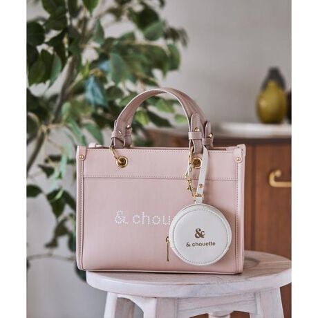 [^ԁF00482510140301]& chouetteiAhVGbgj̃|[`t hbgSfUCnhobOobO̓oCJ[zF̃VvȃfUCłAƂۂpXeJ[̃|[`ANZgɂȂĂnhobOłB{̂́chouettẽS2TCỸhbgō\ꂽIWihbgfUCɂȂĂāALb`[ȈۂɎdグĂ܂B@\EC[ɂ͒z500ml̃ybg{gɓĒ܂BEɂ͂PI[v|PbgAĒ܂BEۂ|[`ɂ͖ږAirPodsȂǂAƊ|Pbg̑ɁE|[`͎Oôő̃obOȂǂɂg܂􁥃X^CEVvȌ`ȂAzFV[YȂ̂ŃR[fBl[g̃ANZgƂĂg܂ByTCYzzcZA500mlybg{gcZ