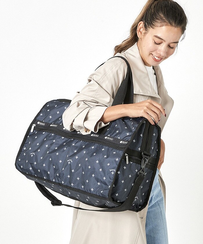 レスポートサック　ボストンバック　黒×花柄　ミニポーチ付　新品　未使用 LeSportsac レスポートサック ボストンバッグ DELUXE MED