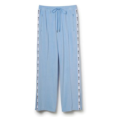 [^ԁF254010]yWear CollectionzX|[gTbN{̃EFARNVaBuhȂł͂̋@\ƃfUC˔ACe𑵂Ay₩ɓ̃X^Cɗnރ[h[uĂ܂BỸRpNgxAgpxAgbNpcBёZ炩ȔGŁA͍T߂Ȃ̂ŃJWAɂ킹₷A_炩KȒSnłB̂fނŃpc̃VGbgAuhS̃TChCX|[eBȃANZgɁB̃t@Xi[JŃVGbg̒߂\łBsZbgAbvΉtfނ̃xAgbNWPbgiiԁF254017jƍ킹ăZbgAbvƂĂp܂Bmӎn摜͌̓A{ɂۂ̐FƎ኱قȂꍇ܂Bjbgfނ͓ATCYɎ኱̌̍ꍇ܂Bgp̑OɁAiɕt̃^OɋLڂĂu舵@vu\vKmFB