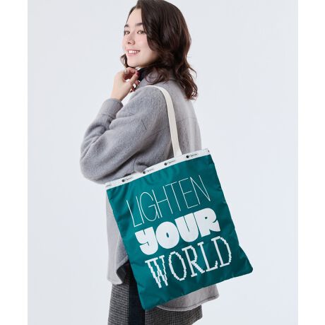 [^ԁF2118HF74]yLeSportsac~SHOGO SEKINEzCXg[^[SHOGO SEKINEƂ̃R{[VBuj[[Nve[}ɁAgŋCオobOhƂz߂RNVBy₩ŃY~JȃA[g[NƁAĂ邾Ŗ邢CɂȂJ[pbgAj[[N̎RȋCƃ|WeBuȃGlM[\Ă܂B|bvȃJ[ƃ^C|OtB[ڂAVѐSӂfUCBuhbZ[WuLighten Your WorldvuLeSportsacṽS_ɃAW[݂̂O[Ɖ݂̂uE2FWJBA[gƎp˔X^CbVȈۂɎdグĂ܂ByX^CzXȏc^g[gobOBA4TCY[łAG⏑ނĒʋ΂ʊwȂǕig͂AXł肵fUC̓TuobNƂĂ߂łBX|[gTbN̒ԃX^C[y^ԁz1589 LARGE EMERALD TOTE]̍傫ʎdlłBydlzCJFt@Xi[ȂOFt@Xi[|Pbg~1 Ft@Xi[|Pbg~1AI[v|Pbg~2̓X|[gTbNXgAłBi͑SĐKiłBX^CłT̏ꍇ́yX|@2118zvgꗗɂȂ肽ꍇ́yX|@HF74zƉʏ㕔́uvɓ͂AmFByX|[gTbN Vbv@lesportsac g[g 莝@| TuobO A4 PC y lC  R{z