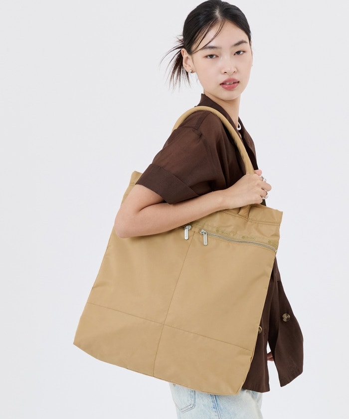 レスポ　トートバッグA4サイズ LeSportsac×Megumi Kanzaki】A4 ビッグ トートバッグ 2074FC13