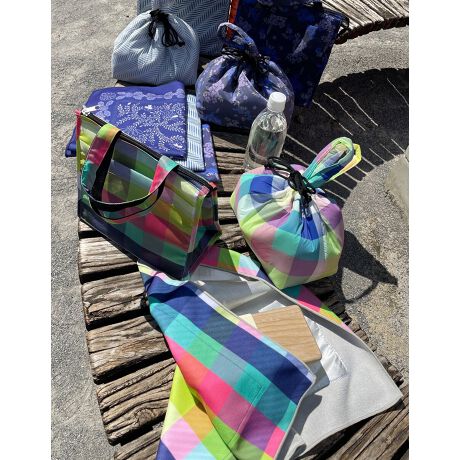 [^:C10002]ۗEۉ@҂肭VbsONX@50x50cmytamotsu NXV[Yzu₽̂͗₽܂܁Â͉܂܂ŁBvtamotsuV[YɃNXitamotsu clothjoItamotsu clothn̕\Ɨd˂邾ł肭āAĂOȂAȂBǁAO͂ӂƂ₳GB͐@B̕ی̂߂ɎgꂽƂȕsvcȕzɁAA~sDztāAgłۗۉNX܂B50cmpTCY̓VbsO̍ۂ̗①iɂ҂Bdq@̉x㏸h~ɂg܂B񂨕ٓƈݕꏏɕނ̂gpȂƂ͂߂̂ŁAobO̒łזɂȂ܂B{i͗pʂ͂܂BɉďpKvȂ̂ɂȂۂ́Aŝۗ̕܂ƈꏏɂgBm3TCYWJn50cm~50cm@VbsONXEEEVbsO̍ۂ̗①iɁBdq@̉x㏸h~ɂB40cm~40cm@`NXEEE`{bNXރfC[[XɁB25cm~25cm@ybg{gNXEEE₽ybg{g̉x㏸E̒̐Ht̂hB