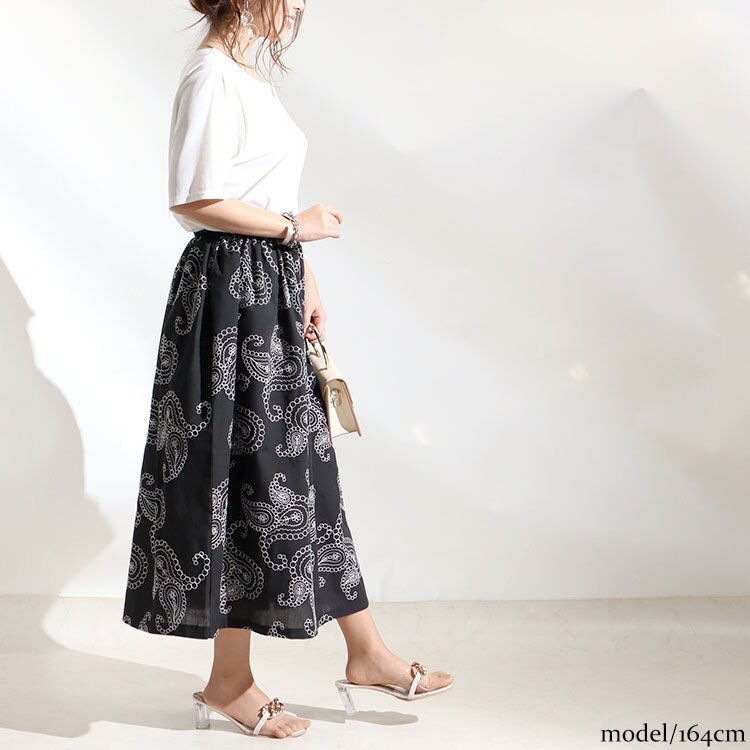 【未使用級】フェンディ ロングスカート　カリグラフィー　ペイズリー柄　M 大きいサイズ】ペイズリー柄刺繍ロングスカート 大きいサイズ
