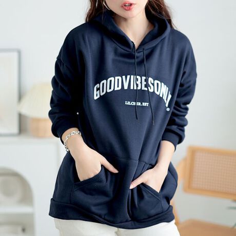 [^:GOLDY-1631]Nёfނ̃t[fB[Sp[J[łBVvȃSANZgɂȂԂȌ`̃p[J[Bx[VbNȃp[J[͎g₷AC`߁B傫ȗ̃t[h͏猩ʂQBYɂΉ̃jZbNXfUCŁA낢R[flJWAy݂IfC[A[EFAɂ߂ȈꒅłB