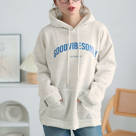 [^:GOLDY-1631]Nёfނ̃t[fB[Sp[J[łBVvȃSANZgɂȂԂȌ`̃p[J[Bx[VbNȃp[J[͎g₷AC`߁B傫ȗ̃t[h͏猩ʂQBYɂΉ̃jZbNXfUCŁA낢R[flJWAy݂IfC[A[EFAɂ߂ȈꒅłB