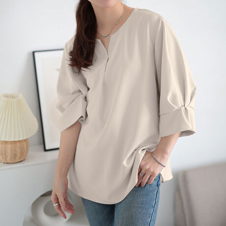 [^:MNCUT-152328]Ȃ₷VvȃfUCŁALV[Ƀ}b`lȃvI[o[gbvXB̃^bNfUCA񌳂̃L[lbNŁAîS܂B炩ȕ̃eNX`[ŃJWAɂȂ߂AlY߃X^COɎdオ܂B̂VGbgłƒpłAƂSnŃXgXt[BL[lbN̎񌳂őlۂƂ肳A^bN̂ӂX[u̘rؚɁBTChɃXbg̃Ehwŏ_炩ȈۂYAqbvJo[܂BLLiO/j 71/73cm g 60cm  21cm  42cm AH 25cm  39cm  25cm iO/j 67/62cm3LiO/j 72/74cm g 63cm  21cm  43cm AH 25.5cm  39cm  25.5cm iO/j 70/65cm4LiO/j 73/75cm g 66cm  22cm  44cm AH 26cm  40cm  26cm iO/j 73/68cm5LiO/j 74/76cm g 69cm  22cm  45cm AH 26.5cm  40cm  26.5cm iO/j 76/71cm