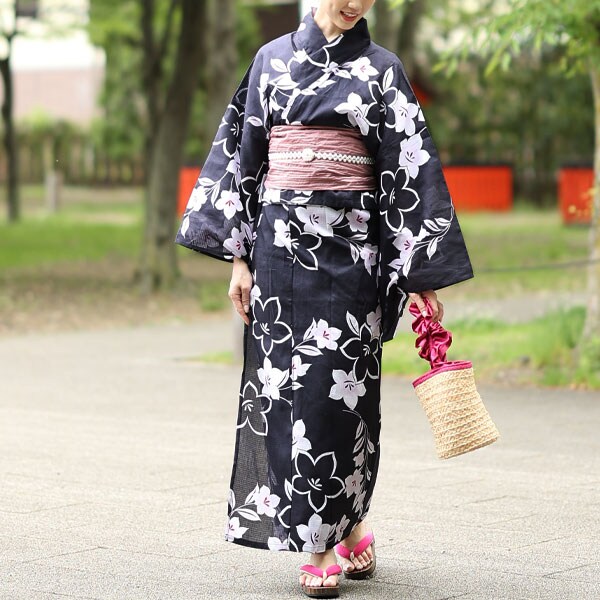 0130-404◆カスタムブライス② オーガンジー系ドレス アイボリー パニエ付 ネオブライス人形 BLYTHE 高級変わり織浴衣☆桔梗(ききょう)の花☆白 黒 上品凛々し浴衣