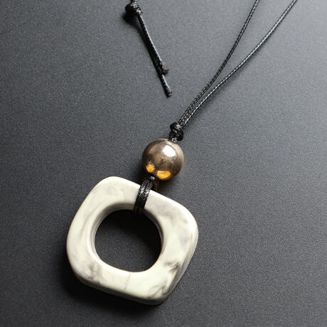 [^:GOLDY-1777]c̃C郍O䂪͂̃}[u`[t̃lbNXłBɂ̂܂܂邾̃Vv݌vŁAƒ֗B݊̂fUC˔ĂA̃R[fiグB傫߂̐`OƃS[h̃|CgW߁ARƏ㔼gƌʂBVvȕɍ킹ΉffUC|CgBԂĂKŃXgXt[AfC[ɂItBXJWAɂ}b`BV[YXŊ􂷂閜\ACe͈ĂŖ̒ȂȂČ邱ƊԈႢȂB