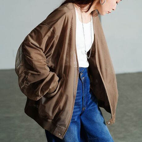 [^:NW-25035]yHDăghCNɎdオVA[u]BƉHD郊NV[ȃVGbgŌy₩ɑ̌^ڂ̓MU[H̃{[X[uŃgh炵oAw̃bVnGA[ȋC𐶂ł܂BXbLm[J[̐[VJŃC[hɌ܂A␞̓udlɂ邱ƂőŜ߁A񂵂₷VGbgɁE₷WbvAbvt@Xi[ŊJĕ߂Ē񂵂ył܂B