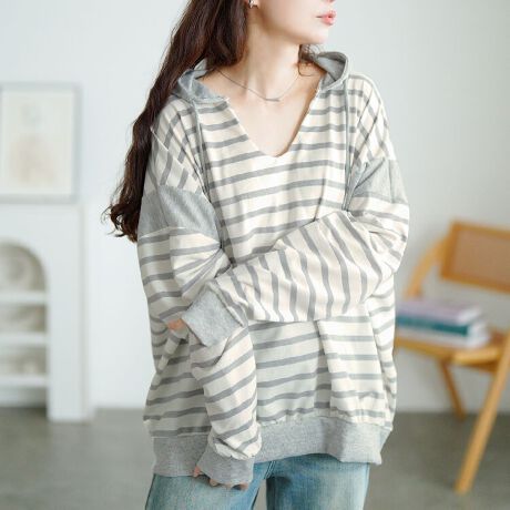 [^:GOLDY-1762]l̔ŒȂ{[_[̃p[J[B[߂VlbNŊXbLA傫ȃt[hŏ猩BƂI[o[TCYő̌^E킸NV[ȒSnBqbvɂ䊴ŋCɂȂ镔Jo[B␞̓udĂŁA[YɂȂ肷ŜЂ߂Ă܂B{[_[̔قǂ悢݊AꖇłȂꂽۂɎdオ܂BghƒSn̂悳𗼗p[J[ŃbNXX^CyłB