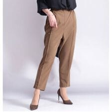 ゴールドジャパン(GOLDJAPAN)のセンタープリーツ入りストレッチテーパードパンツ