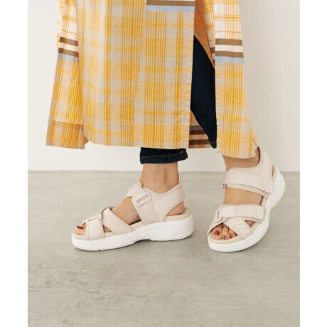 [^:1639024224304]X|[eBȃXgbvfUCANeBuȈۂ̃X|[cT_BT_ȂAXj[J[̂悤ȏ_炩KȗSn1łBAbp[ɒʋCɗDꂽ_炩ȃbVgpBܐEb2̃xgőɍ킹ătBbg̒łAƃz[hĎxĂ̂ŁA芴Qł܂yNbVɗDꂽEVAtbgxbh&~bh\[Ռz𔭊AӂӂE̗SnIlČVGbgRȃX^CAbv܂BĎły_炩ȗSnƁA芴̂X|[eBȃfUCŁAfC[ɂo◷sɂAlXȃV[Ŋ􂷂1B\bNXƂ̃R[fɃL}AOV[Yy߂܂ByyʁzS̏ȂCgȐ݌vTCYZڈFS(22-22.5cm)EM(23-23.5cm)EL(24-24.5cm)ELL(25cm)EfށF|GXeEAEg\[FEq[̍F5.0cmEd(Б)F230gȉ(23.5cm)ETCYFW(l܂̂Ŗڈł)