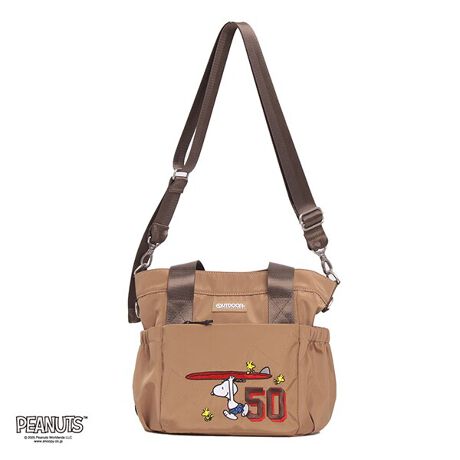 [^:ODB026]OUTDOOR PRODUCTSs[ibcR{obNoIs[ibcɃXk[s[oꂵ̂1950NBXk[s[oŃu50v`[tɁAX|[ceCXgȃOtBbNfUC܂BOUTDOOR PRODUCTS̃Sv[ǵA{̃J[ƓF̃VRv[gŎdグAS̓zCgJ[dlƂȂĂ܂B@\|Pbgdl2Wayg[gobOBi߂Ăgp\ȋВgp̊J|CgB^ł[ŁAی^̒}`́AMUMŨXeb`dlBCgpATuobO܂ŁA͈͂̍LACełBCJ͋ВdlŁAgSz܂Bgւ̒ʃt@Xi[tĂAוoxɋВ̊J߂ԂȂdlB܂AXibv{^tĂ̂ŁAВ̊W𒆂ɂ܂݁Aʏ̃g[gobOƂĂgƂ\łB