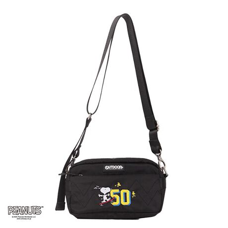 [^:ODB030]OUTDOOR PRODUCTSs[ibcR{obNoIs[ibcɃXk[s[oꂵ̂1950NBXk[s[oŃu50v`[tɁAX|[ceCXgȃOtBbNfUC܂BOUTDOOR PRODUCTS̃Sv[ǵA{̃J[ƓF̃VRv[gŎdグAS̓zCgJ[dlƂȂĂ܂Bgւ̊􂪍L~jV_[łBtgɃXk[s[̎hJfUCAt@Xi[|PbgtBo₷LԌ|CgłBV_[R͎O\Ȃ̂ŁAobOCobOƂĂ􂵂܂BC[̓t@Xi[ő傫ĴŁAgn₷Ao₷Ƃ낪|CgB߃TCYȂ̂ŁAƂOoATuobOƂđ劈􂵂܂B