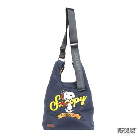 [^:ODB032]PEANUTSOUTDOOR PRODUCTS̃R{ACeoIlC̃Xk[s[̕ϑLN^[uFLYING ACEv̎hJOʂɎ{܂BXk[s[̃SfUC͕ML̕`F[Xeb`hJŗ̊ƃBe[W\Ă܂BD]̂QWAYg[gV_[̐V샂fBA4t@CcɎ[\ȑeʃobNȂ̂ŕiוɑ劈􂵂ĂꂻBJrit̃V_[Xgbv͎O\Ȃ̂ŁAV_[obNEg[gobNƃR[fɍ킹Ďg邱Ƃł܂B