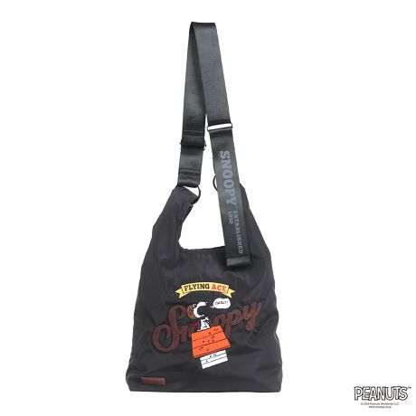 [^:ODB032]PEANUTSOUTDOOR PRODUCTS̃R{ACeoIlC̃Xk[s[̕ϑLN^[uFLYING ACEv̎hJOʂɎ{܂BXk[s[̃SfUC͕ML̕`F[Xeb`hJŗ̊ƃBe[W\Ă܂BD]̂QWAYg[gV_[̐V샂fBA4t@CcɎ[\ȑeʃobNȂ̂ŕiוɑ劈􂵂ĂꂻBJrit̃V_[Xgbv͎O\Ȃ̂ŁAV_[obNEg[gobNƃR[fɍ킹Ďg邱Ƃł܂B