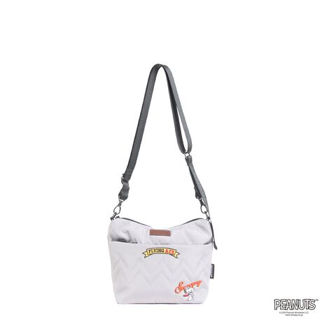 [^:ODB033]PEANUTSOUTDOOR PRODUCTS̃R{ACeoIlC̃Xk[s[̕ϑLN^[uFLYING ACEv̎hJOʂɎ{܂BXk[s[̃SfUC͕ML̕`F[Xeb`hJŗ̊ƃBe[W\Ă܂BRpNgȃtH̃V_[obNłȂ[͔͂QIOʂ̃V_[|Pbgł͂ȂAC[Xy[X̃t@Xi[|PbgI[v|PbgÂoő劈􂵂ĂꂻI