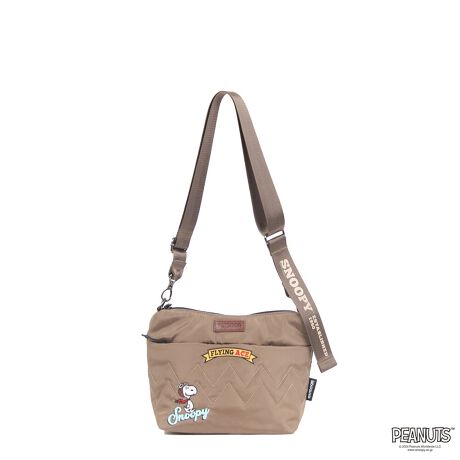 [^:ODB033]PEANUTSOUTDOOR PRODUCTS̃R{ACeoIlC̃Xk[s[̕ϑLN^[uFLYING ACEv̎hJOʂɎ{܂BXk[s[̃SfUC͕ML̕`F[Xeb`hJŗ̊ƃBe[W\Ă܂BRpNgȃtH̃V_[obNłȂ[͔͂QIOʂ̃V_[|Pbgł͂ȂAC[Xy[X̃t@Xi[|PbgI[v|PbgÂoő劈􂵂ĂꂻI