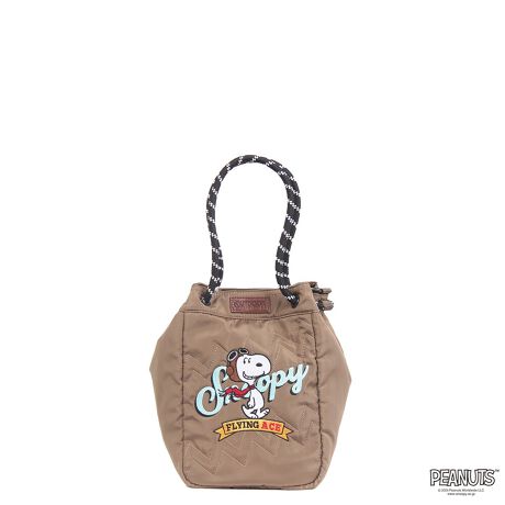 [^:ODB036]PEANUTSOUTDOOR PRODUCTS̃R{ACeoIlC̃Xk[s[̕ϑLN^[uFLYING ACEv̎hJOʂɎ{܂BXk[s[̃SfUC͕ML̕`F[Xeb`hJŗ̊ƃBe[W\Ă܂B炵tĤQWAYg[g͔wʑɒʏ̐؂ւ|Pbg̏ɁAtBfނ̂Ԃ|PbgtĂ邽߁AԂoĎgpAɂ͐؂ւ|Pbg[ĎgpƁA̓̃R[fCɂĎg\łB