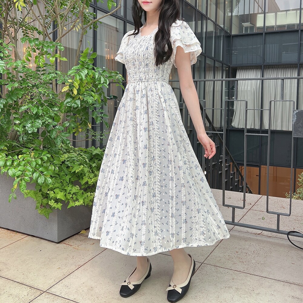 値下げ交渉⭕️ ヴィンテージローズタイル柄ワンピース ヴィンテージローズタイル柄ワンピース【洗える】 | アン