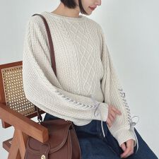 【洗える・5色展開・配色使い】プチレースアップケーブルニットプルオーバー