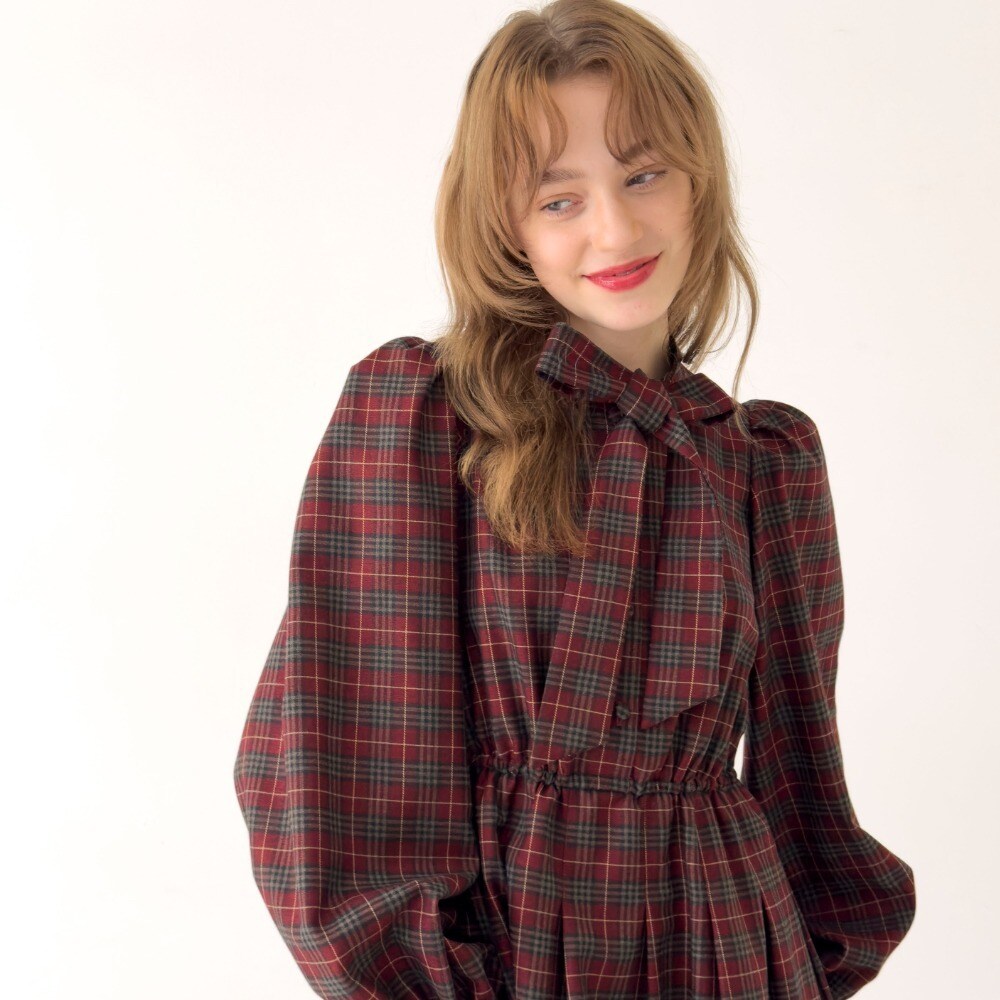 サンリオコラボ】ビッグクレリックカラー5分袖ワンピース