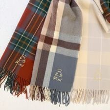 フィント(FINT)のテディベア刺繍入りチェックストール