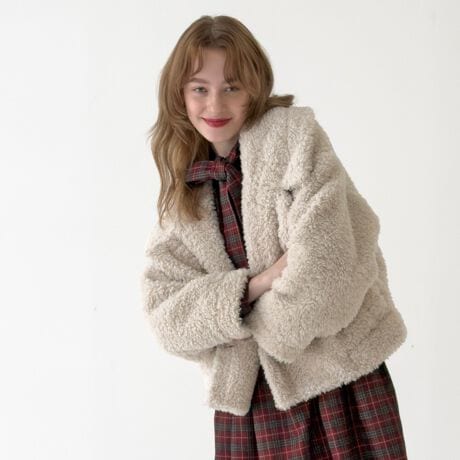 [^:55CD03j001]fUC|Cgv킸G肽Ȃ悤ȏ_炩ȑfފ̃{AR[gB悢{[ŁAƂ݂ƁA˔{AfނłBrbOJ[؂₩ɌAʂ̂|CgIXXX^COjbgȂǌ̃gbvXɂHD邽߁A^~̃AE^[Ƃđ劈􂵂ĂiBV[g̃{gX͂As[X⃍OXJ[gƂ̏iȒȂIXXłB|PbgF藠nF萶nFӂFȂyFz g56cm@118cm@63cm@47cm