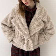 フィント(FINT)のビッグカラーボアコート