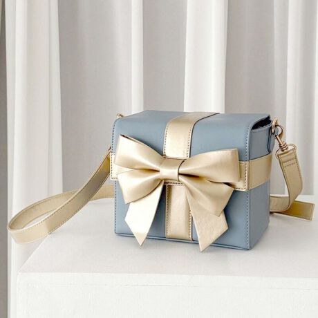 [^:56AC04a004]NlCIv[gBAGNoꁚfUC|Cg傫ȃ{SAƂтL[gȃv[g{bNXobOÎ鍇fނ̃{͓ʊՂŁA܂Ƀzf[V[YɎȂfłB}`ƂĂāAzTCYŎg₷IXXX^COR[f̎ɂȂĂ̂ŃVvȃACe킹̂͂A{ĝjbg`FbNACeƃV[Y[hՂɃR[fyނ̂IXXBR[fBl[g̃ANZgɂȂĂ邱ƊԈႢȂ̈iłByFz 15.5cm 19cm }`12.5cm V_[90`99cm