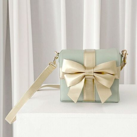 [^:56AC04a004]NlCIv[gBAGNoꁚfUC|Cg傫ȃ{SAƂтL[gȃv[g{bNXobOÎ鍇fނ̃{͓ʊՂŁA܂Ƀzf[V[YɎȂfłB}`ƂĂāAzTCYŎg₷IXXX^COR[f̎ɂȂĂ̂ŃVvȃACe킹̂͂A{ĝjbg`FbNACeƃV[Y[hՂɃR[fyނ̂IXXBR[fBl[g̃ANZgɂȂĂ邱ƊԈႢȂ̈iłByFz 15.5cm 19cm }`12.5cm V_[90`99cm