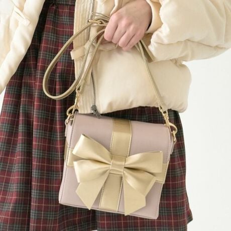 [^:56AC04a004]NlCIv[gBAGNoꁚfUC|Cg傫ȃ{SAƂтL[gȃv[g{bNXobOÎ鍇fނ̃{͓ʊՂŁA܂Ƀzf[V[YɎȂfłB}`ƂĂāAzTCYŎg₷IXXX^COR[f̎ɂȂĂ̂ŃVvȃACe킹̂͂A{ĝjbg`FbNACeƃV[Y[hՂɃR[fyނ̂IXXBR[fBl[g̃ANZgɂȂĂ邱ƊԈႢȂ̈iłByFz 15.5cm 19cm }`12.5cm V_[90`99cm