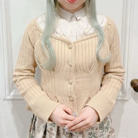 [^:48BJ04j018]RZbĝ悤ɃEGXgƃVFCvNVJȃVGbg̃J[fBKB܂Ƃ̔̂JbeBOfBȕ͋CɁBEGXgЂƐ̍LVGbgtA[XJ[gƍ킹ƂVGbgɓĂ܂BtBbgtA[̃VGbgɂȂXJ[gƍ킹ĂƂƂNVJɒȂāc{h[͐Ԃɋ߂FłByFzg45.5cm 84cm 59.5cm EGXg68cmNEWARRIV