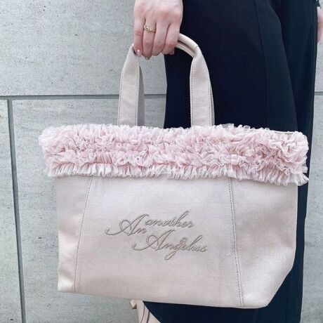 [^:51BC01a001]fUC|CgՂ̃`[thJ̃LoXg[gB悢{[̃tgȂ̂ŁAlX^CɃsb^̈ic蕔̂ݍfނgp邱ƂŁAîۂoƂƂɁApAbv܂B܂V_[t̂߁A΂ߊ|A莝2wayłg܂I}`ƕtĂ̂ŁAA4TCY500ml̃ybg{gۂ̂|CgIXXX^COsNx[WO[̃J[͂ǂȃX^COɂ킹₷Abh̓R[f̃ANZgƂĊ􂵂Ă܂BGKgȃR[fɂ͎莝ŏiɁAJWAȃR[fɂ͎΂ߊ|ŃtȒȂyŁyFz26.5cm 41.5cm }`15cm 38cm V_[67.5`119.5cmNEWARRIV