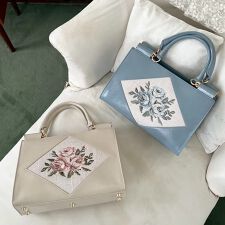 アンアナザーアンジェラス(an another angelus)の【大人気！】ローズ刺繍トートバッグ