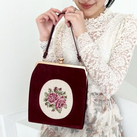 [^:55BC05a002]fUC|CgJÎ悤ȃI[o[t[ɑ@ׂȃ[Y̎hJ{nhobOBӂ銊炩ȕʒfނƂfUCɗƂ݁AAeB[N̂悤ȕ͋CɎdグ܂BCîu[O[ƃV[Y[h邱{h[̃J[WJɂڂłB܌J500ml̃ybg{g[łAWbvt|Pbgtp̍iIXXX^CO̎hJꂽmV[YƃV[YłfdŝIXXBg[^R[fŃ[hՂɊyŁByFz 26.5cm  24cm  }`6.5cm  41cm