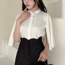 アンアナザーアンジェラス(an another angelus)のレース使いケープスリーブブラウス