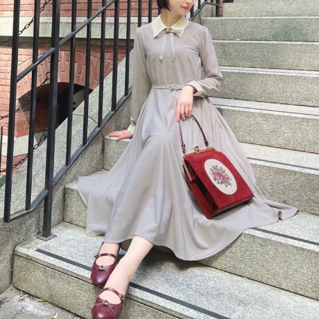 [^:55BE03j006]fUC|Cgv킸Ɖ肽Ȃ悤ȁAVGbgڂ䂭T[L[s[XBS[httg{ƃNbN܂ŁAɖʊo{̓u[`sŊȒPɎO\Ȃ߁AX^CO̕L̂|CgBIXXX^COꖇł΂茈܂s[X͏Iтɂ̂IXXBpvXnhobOȂǂ̃NVJsbNāA[hՂɃR[fyŁB|PbgFt@Xi[FTCht@Xi[EGXgSFȂnFiXJ[ĝ݁jnFӂFȂtg{FO\yFz g116.5cm@94cm@36.5cm@59cm@EGXg75cm