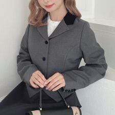 アンアナザーアンジェラス(an another angelus)の【セットアップ可能・洗える】バックフリルテーラードジャケット