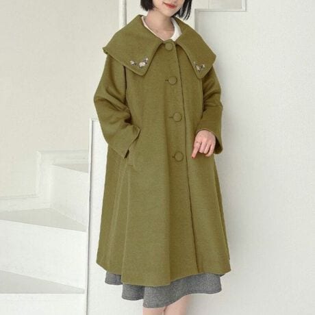 [^:56BD03j006]fUC|CgtA[Ղ̃I[o[VGbgƂтNVJȃR[gBrbOJ[ɂ͑@ׂȃ[YhJ炢Aiȃ|CgɁǂBe[Ŵ悤ȕ͋CYiŁAʂȓ̒Ȃɂ҂̈iłBIXXX^COjbgȂǌ̃gbvXɂHD邽߁A^~̃AE^[Ƃ劈􂵂Ă܂BpvXnhobOȂǂ̃NVJŃ[hՂɃR[fyŁBTvł̎BêRENGA̎hJfUCiƈقȂ܂AOLIVEGREEN̎hJmFB|PbgF藠nF萶nFӂiNъjFȂyFz g100cm 129cm 79.5cm