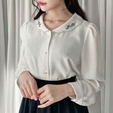 ローズ刺繍スカラップ衿ブラウス【洗える】